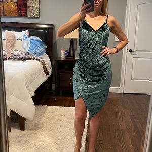 Revamped strap velvet green dress NWnT size Xl